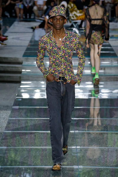 Look 27